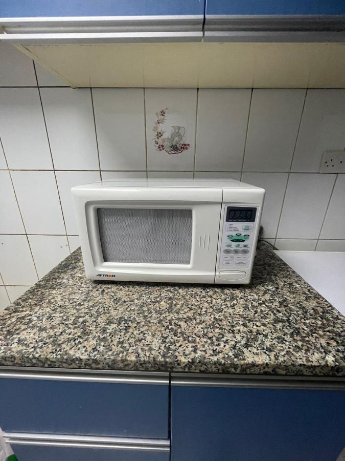 Brand New Boys Hostel 5 Min Walk From Burjuman Metro Station Exit-4 With All Brand New Furnishings & Free Facilities Dubai Exteriör bild