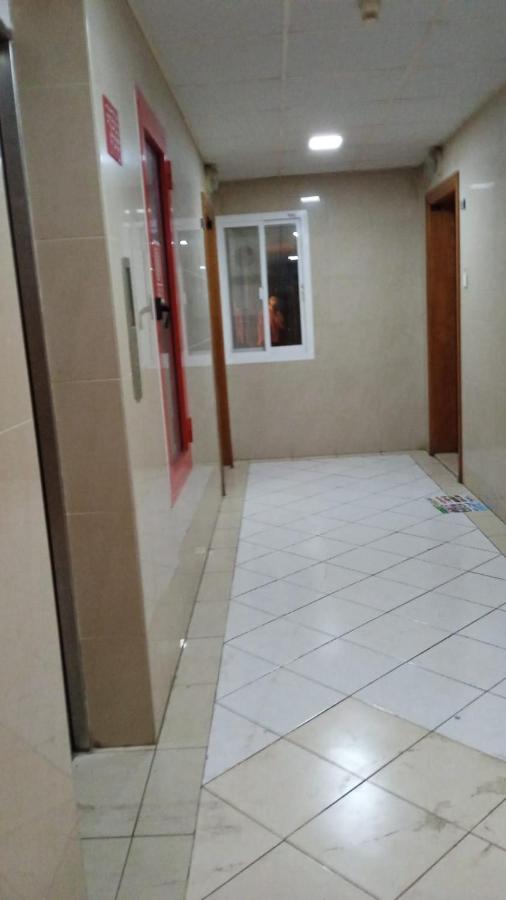 Brand New Boys Hostel 5 Min Walk From Burjuman Metro Station Exit-4 With All Brand New Furnishings & Free Facilities Dubai Exteriör bild